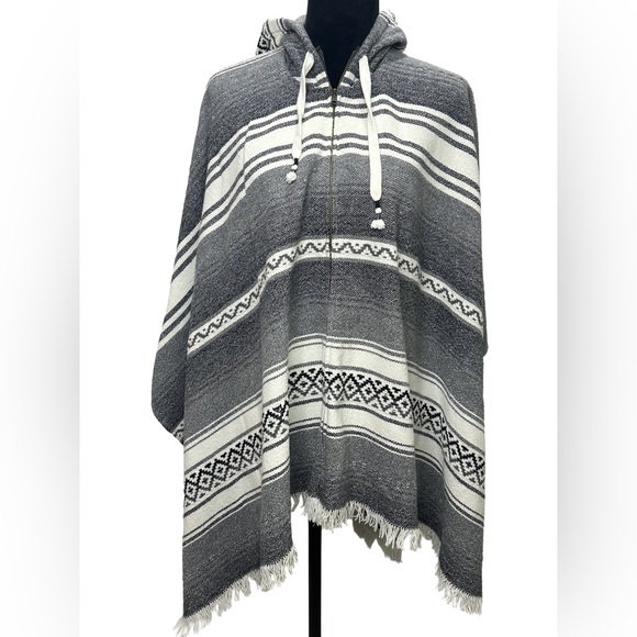 White Crow Charcoal and Ivory Zipped Hooded Poncho Size M/L - Picture 2 of 9